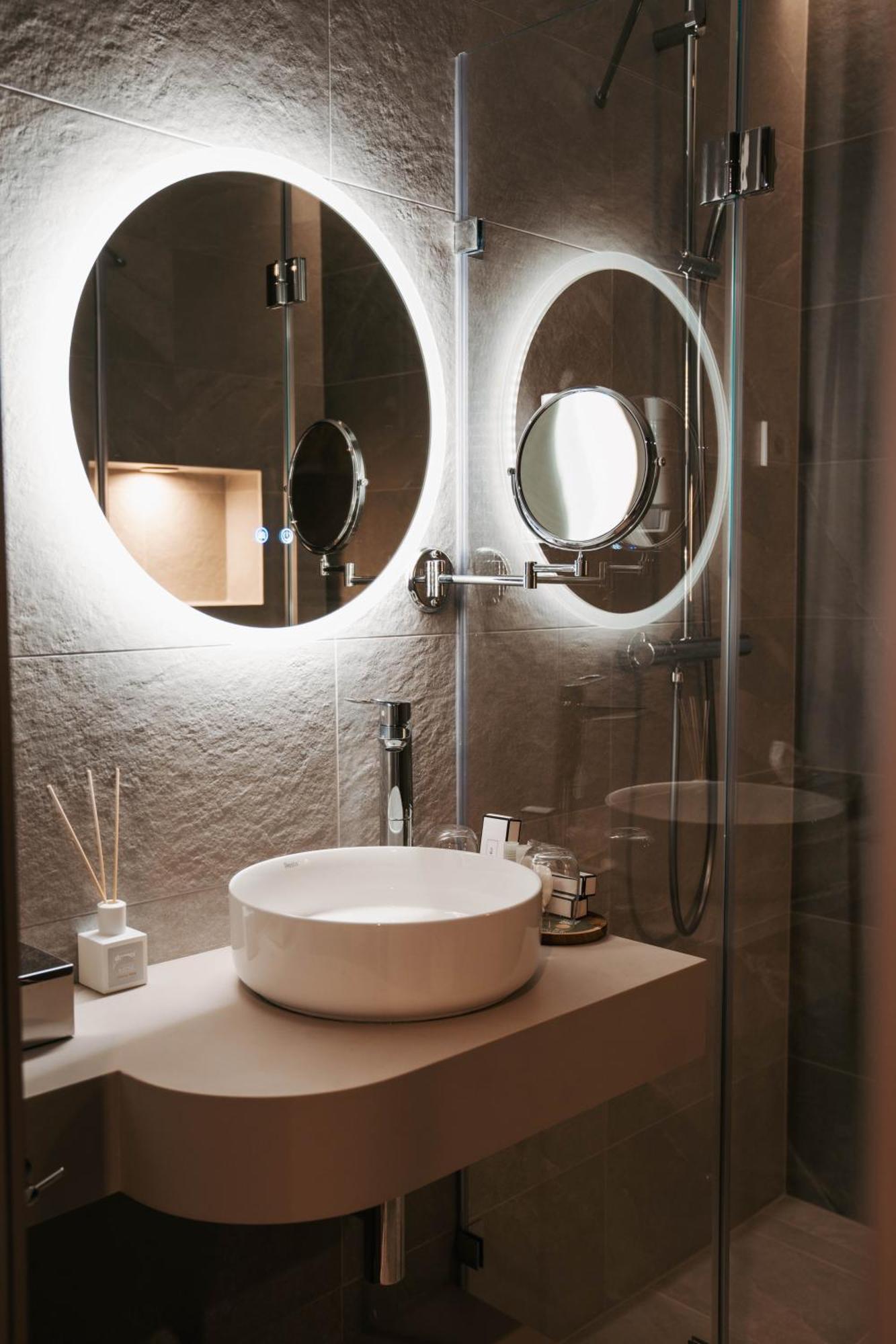 Rokusfalvy Borhotel Es Fogado Etyek Eksteriør bilde