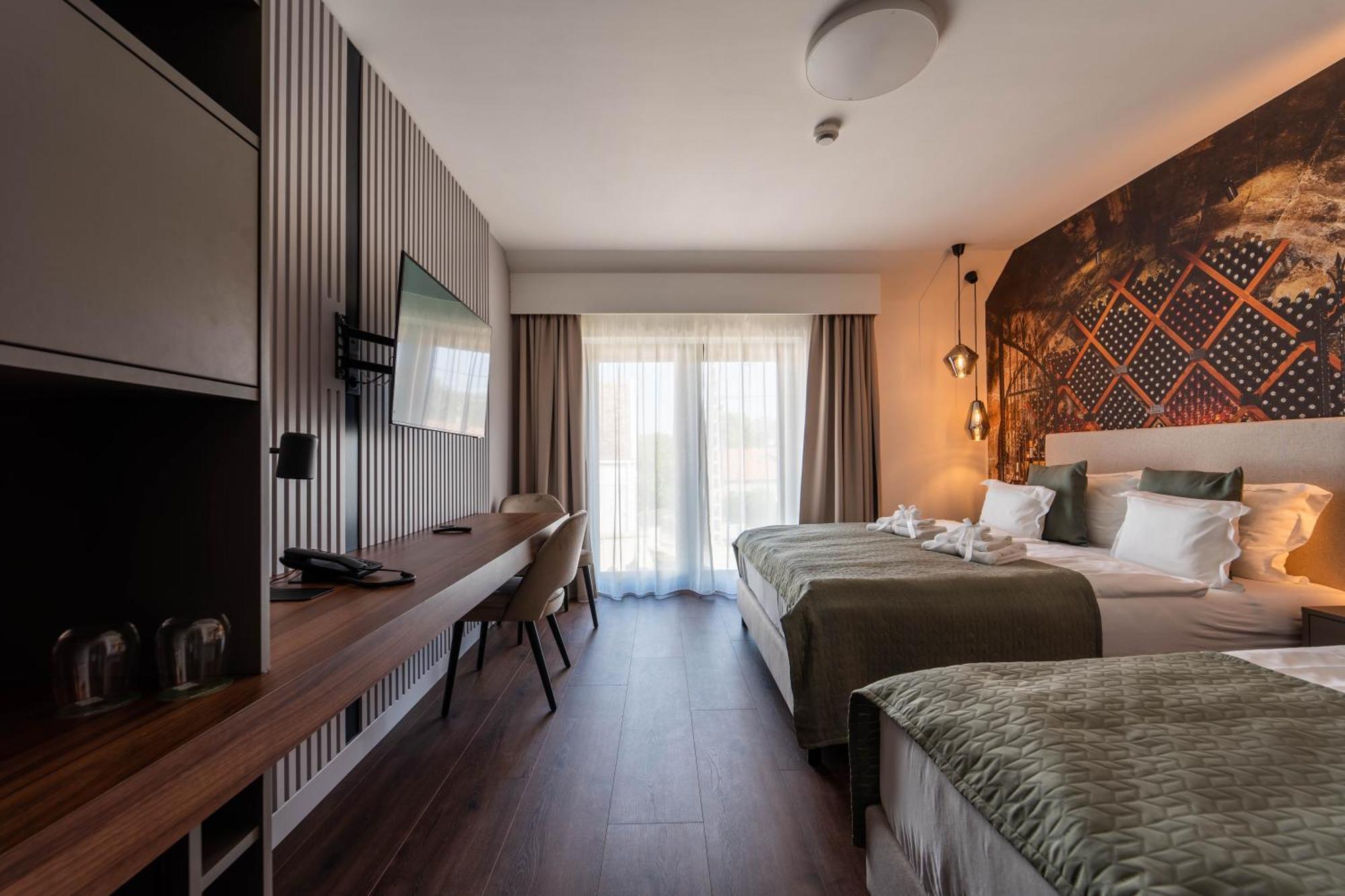 Rokusfalvy Borhotel Es Fogado Etyek Eksteriør bilde